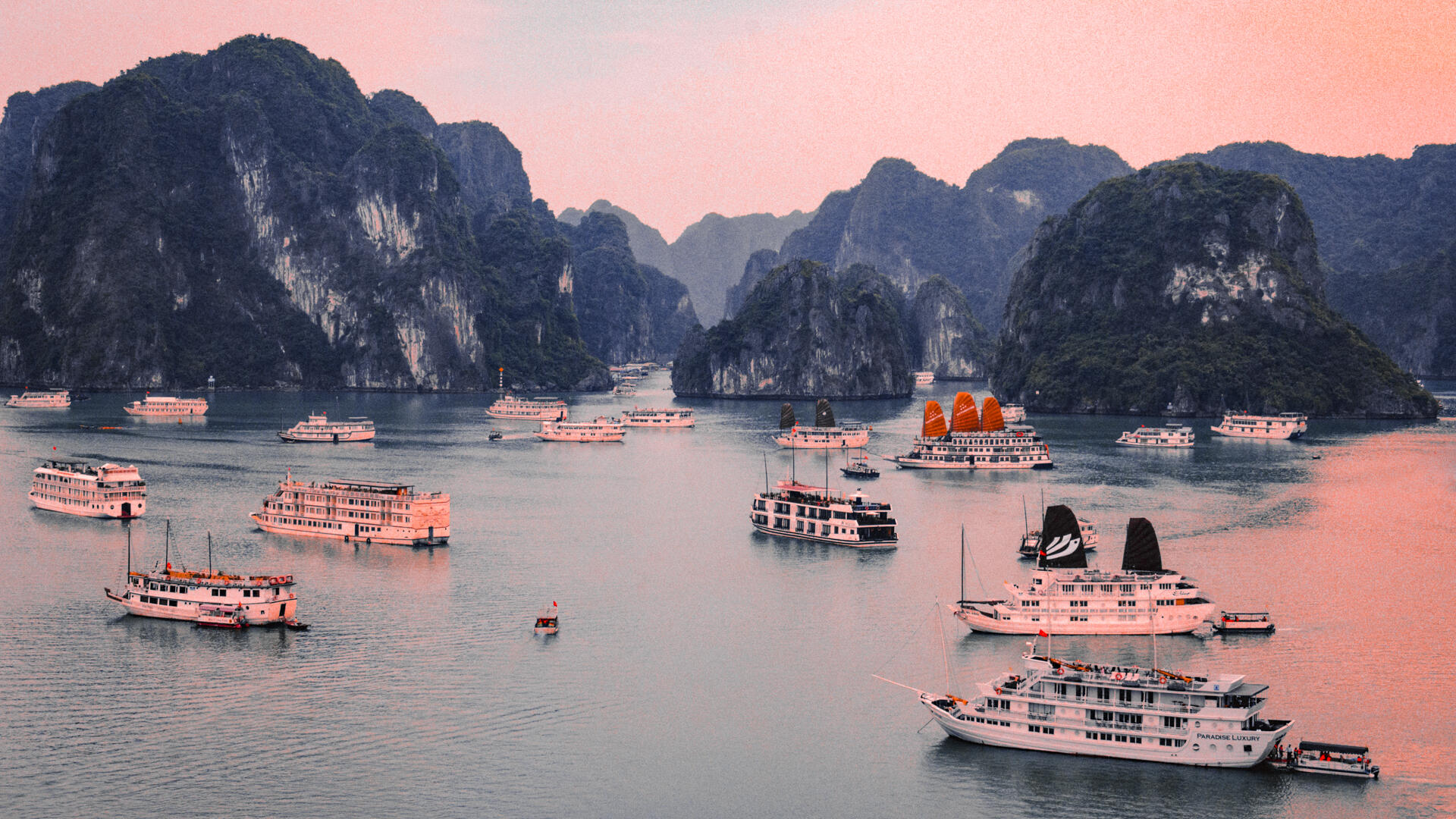 Ha Long Bay 